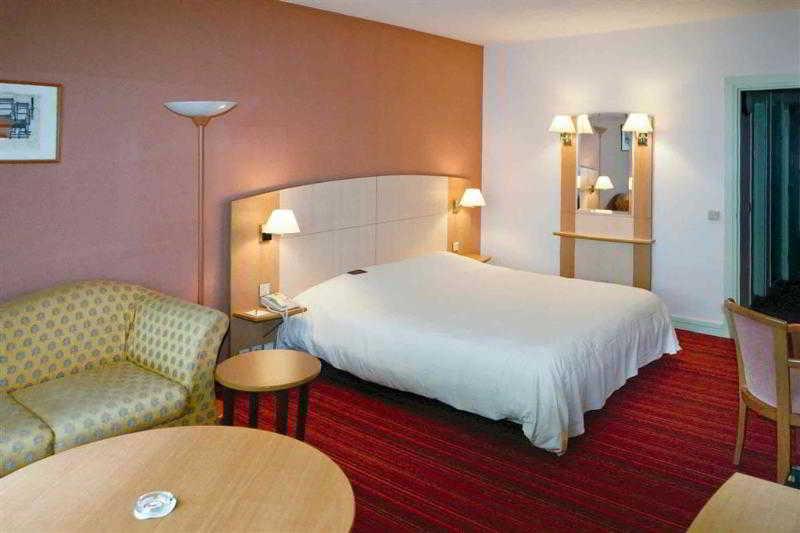 Mercure Besancon Parc Micaud - Hotel & Bar Esterno foto