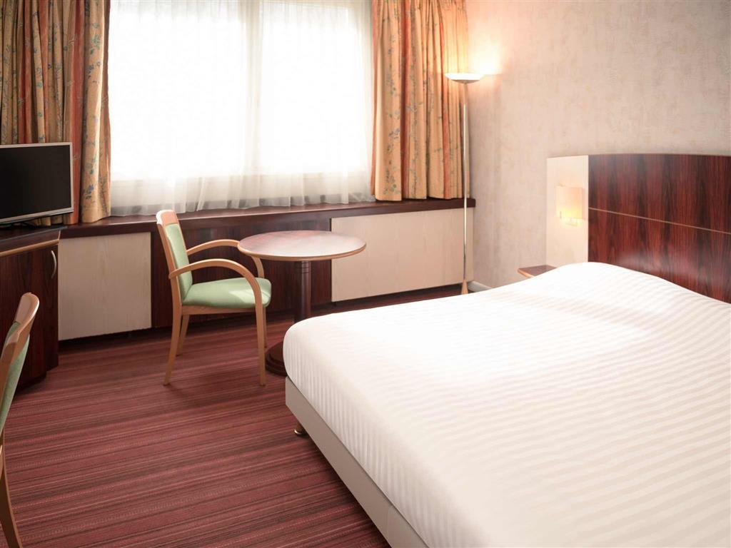 Mercure Besancon Parc Micaud - Hotel & Bar Esterno foto